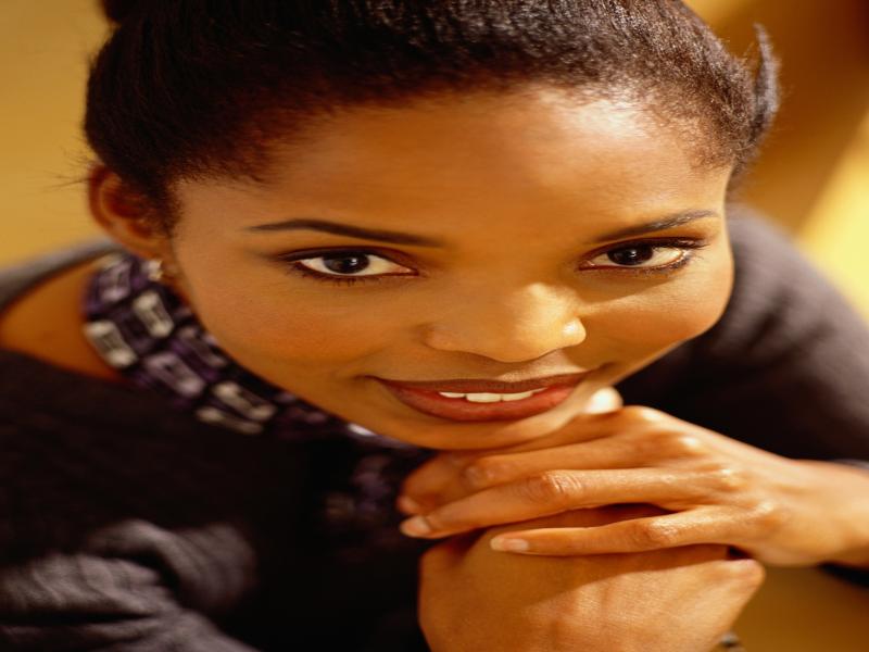 She implemented a custom face structure that she can change any time now to not get bothered anymore by any paparazzi.